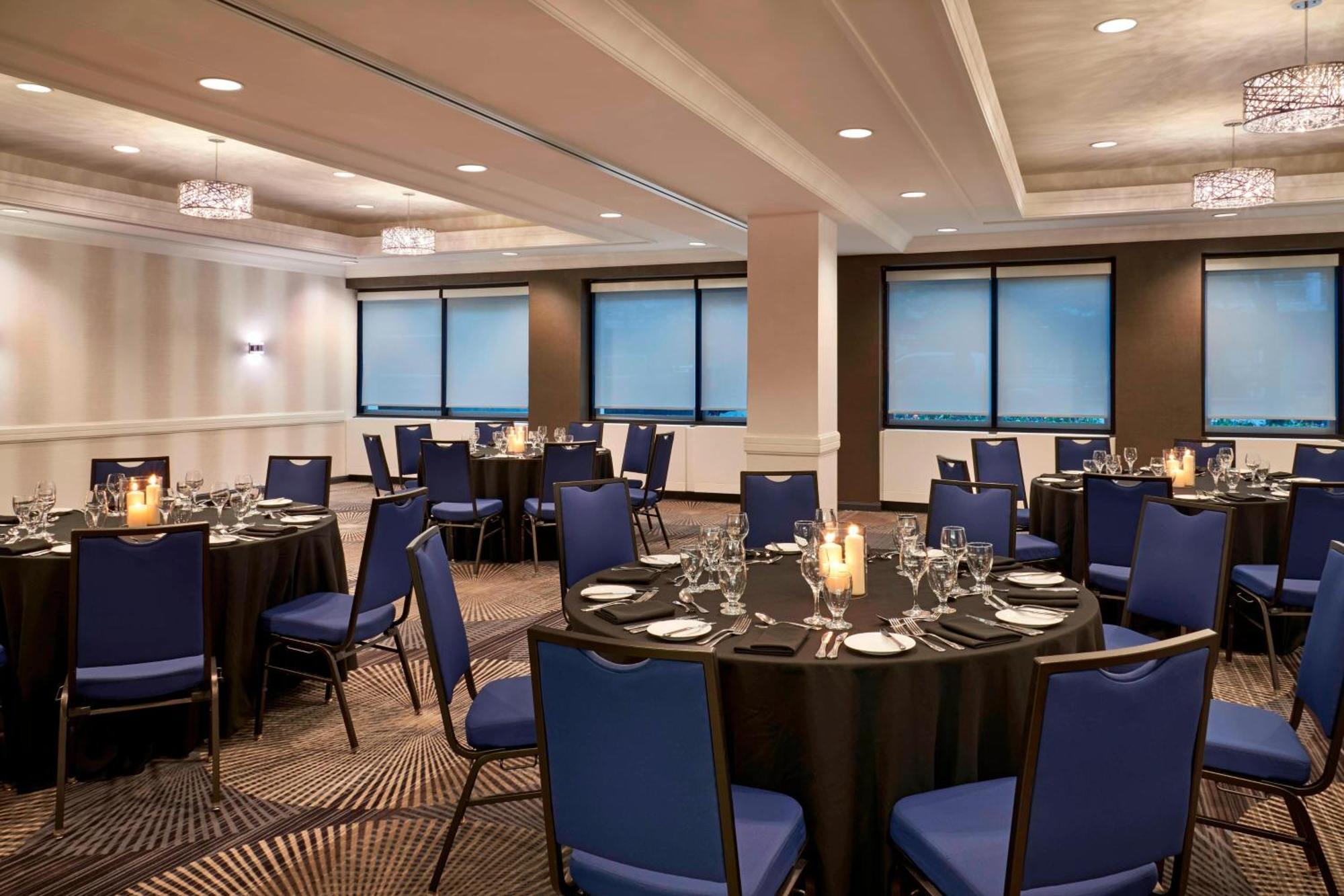 Courtyard By Marriott Toronto Downtown Hotel Exterior foto